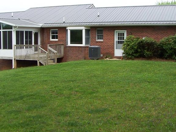 2nd image of 309 Fox Run Dr