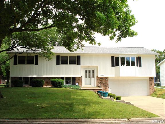 2nd image of 1565 Redbud Ln