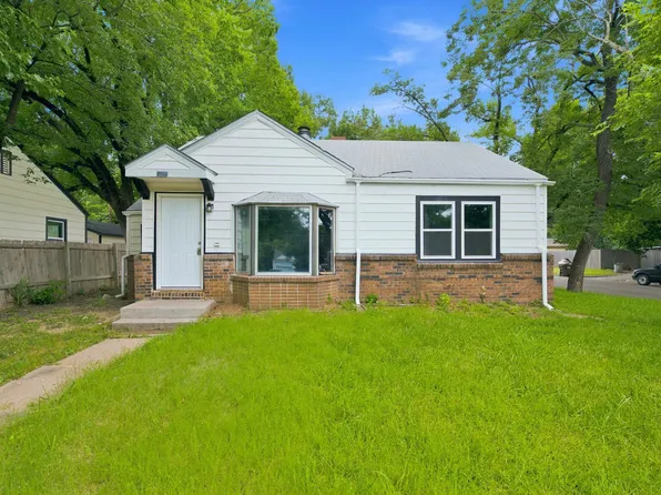 1202 N Terrace Dr, Wichita, KS 67208