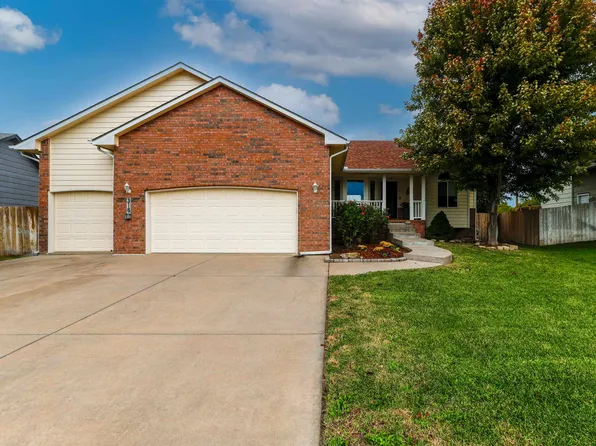 318 W Tuscany Dr, Andover, KS 67002
