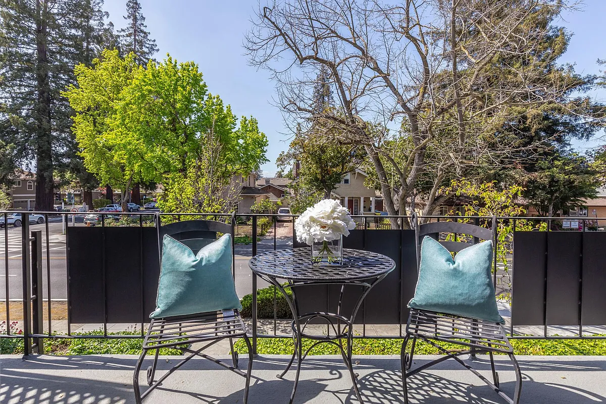 staged patio - 759 Middlefield Rd #5
