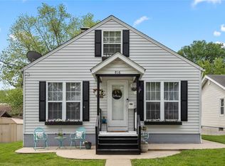 816 E Olive St, Red Bud, IL 62278