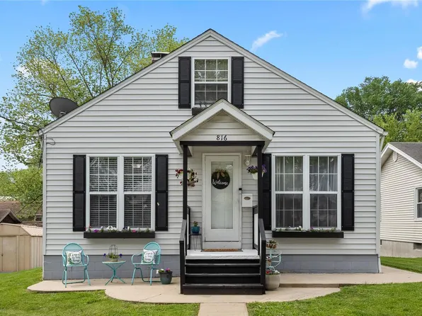 816 E Olive St, Red Bud, IL 62278