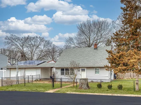 569 Beech Street, North Babylon, NY 11703