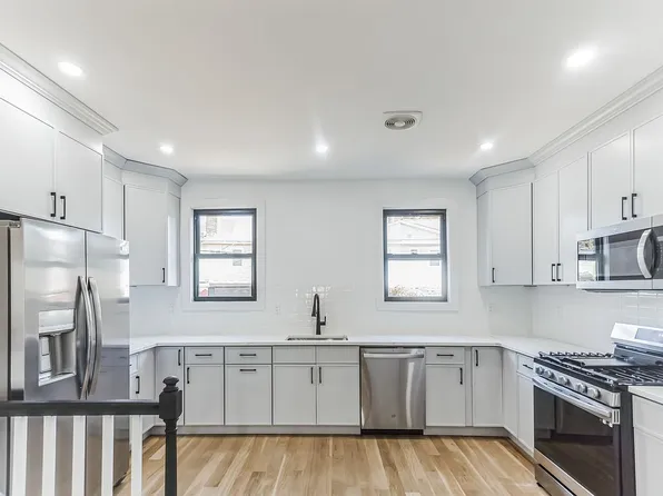 831 E 46th St, Brooklyn, NY 11203