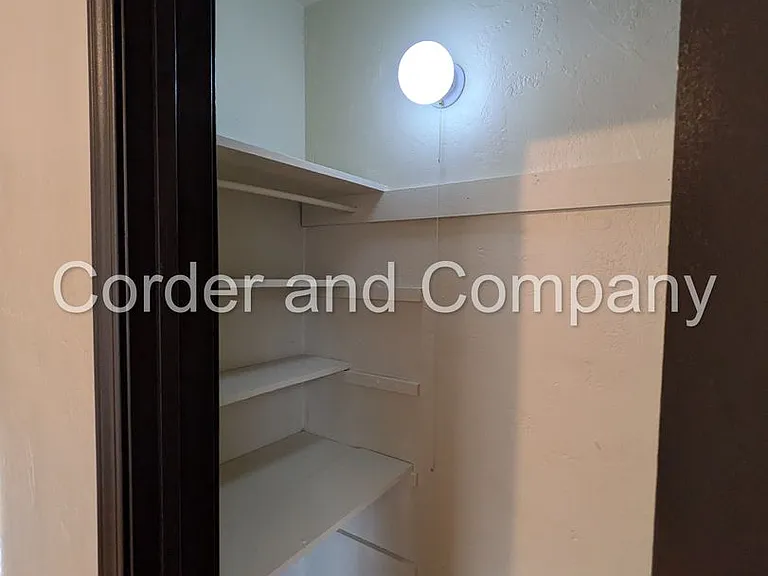 302 Valencia Dr NE — Photo 15