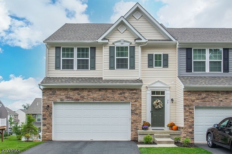 1st image of 20 Trailwood Dr