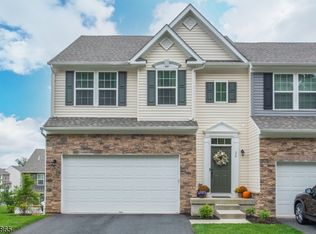 20 Trailwood Dr, Mount Arlington, NJ 07856