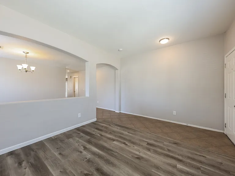 24254 W Desert Bloom St — Photo 6