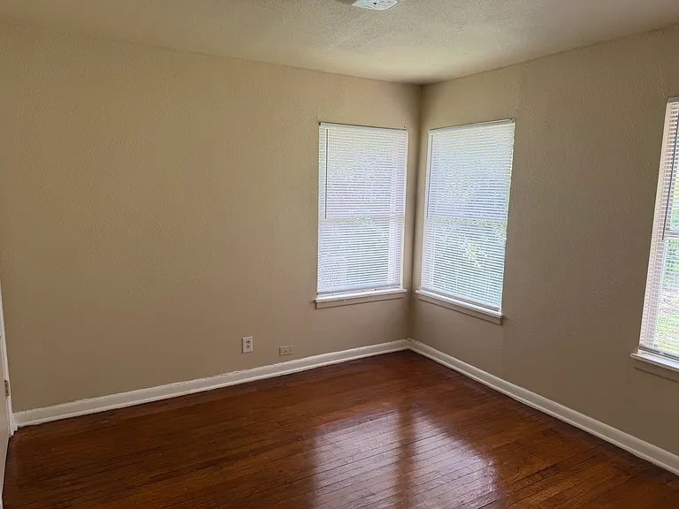 518 Storeywood Dr — Photo 8