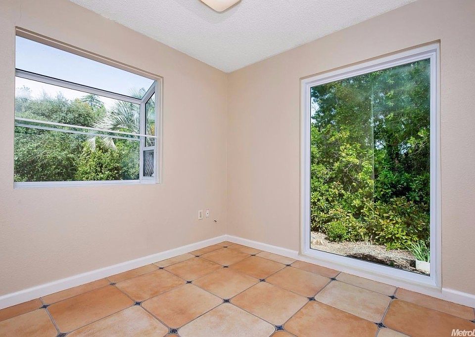2nd image of 8398 Sunset Ave