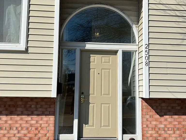 2508 Saint John Pl — Photo 2