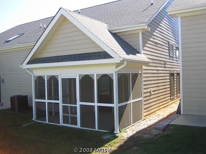2nd image of 106 Dulles St
