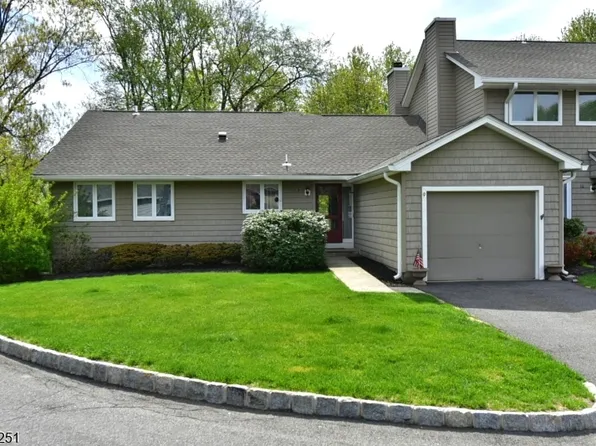 9 Parsons Ct, Mahwah Twp., NJ 07430