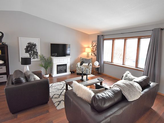 2nd image of 4304 Spruce Hills Dr