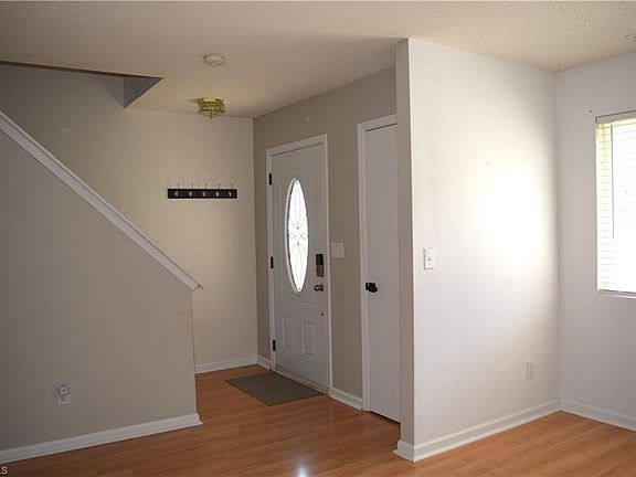 5th image of 1015 Cayley Ct