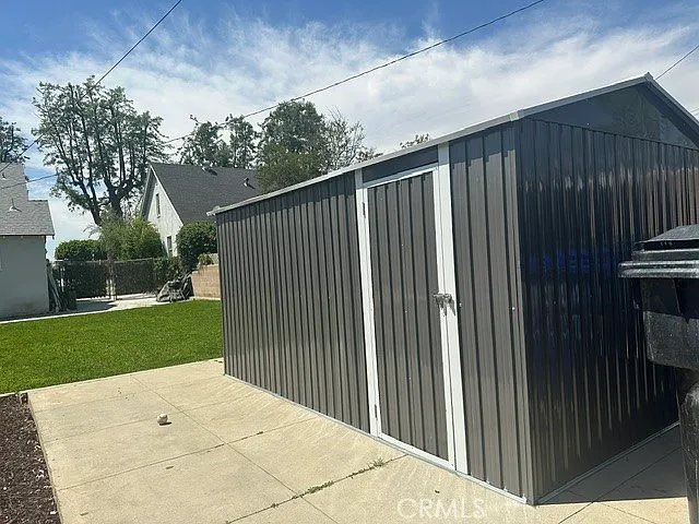 1054 N Euclid Ave — Photo 27