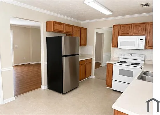4182 Torbay Dr — Photo 6