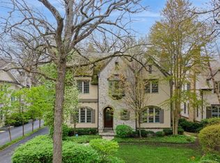 384 Hawthorn Ln, Winnetka, IL 60093