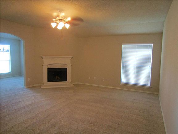 4th image of 1009 Breckenridge Dr