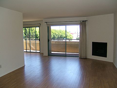 3rd image of 1444 S Saltair Ave APT 106