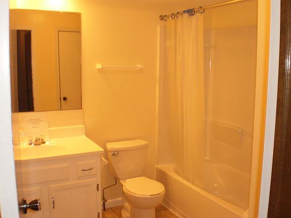 3rd image of 33 Keene Dr