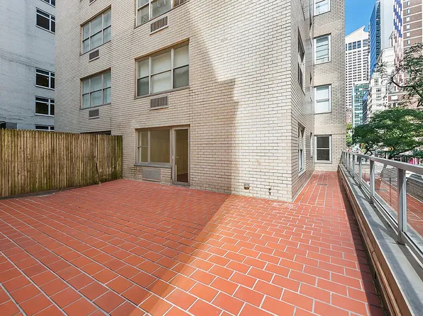 136 East 55th Street image 8 of 10