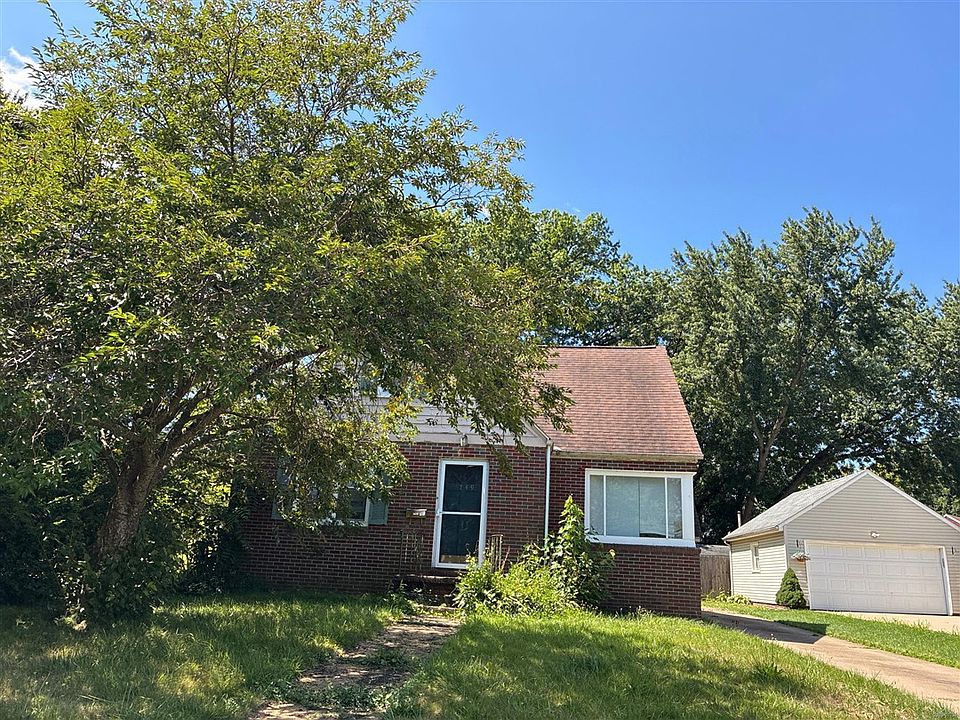 2nd image of 1749 Jefferson Rd NE
