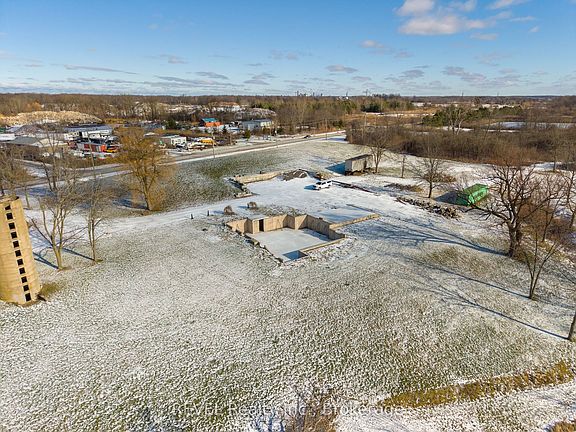 5th image of 1373 Chippawa Creek Rd