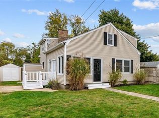 10 Cooke Pl, Warwick, RI 02888