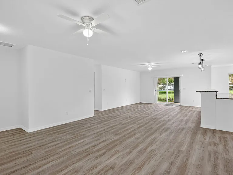 2206 S 34th St — Photo 9