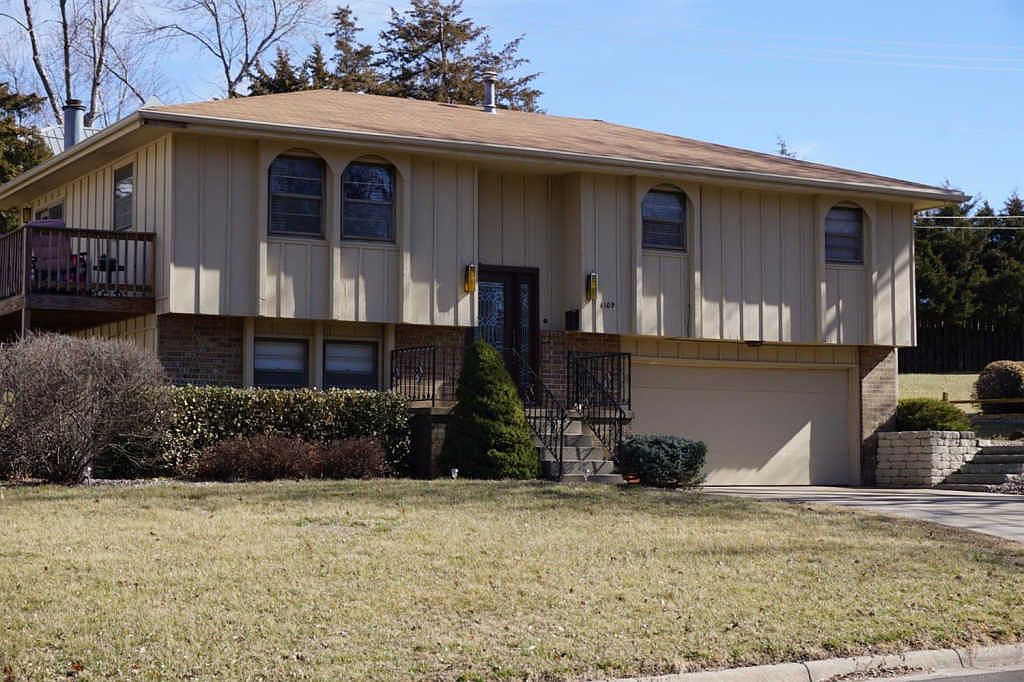 1109 W Spruce St, Junction City, KS 66441 Zillow