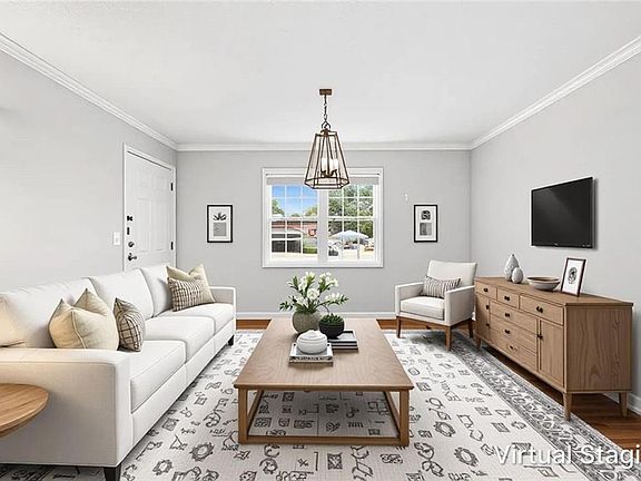 2nd image of 3665 Chestnut Dr APT D3