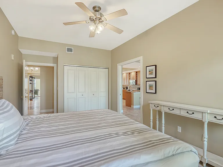 1308 Old Stickney Point Rd #W32 — Photo 26