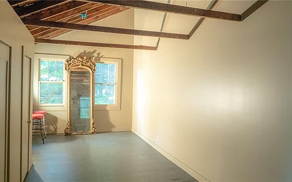 5th image of 3155 Lexington Ave #18
