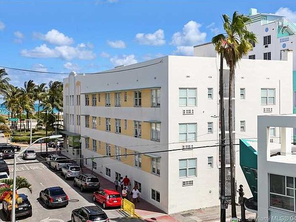 3rd image of 701 Collins Ave APT 3C