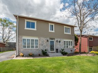 614 N Lawler Ave, Addison, IL 60101