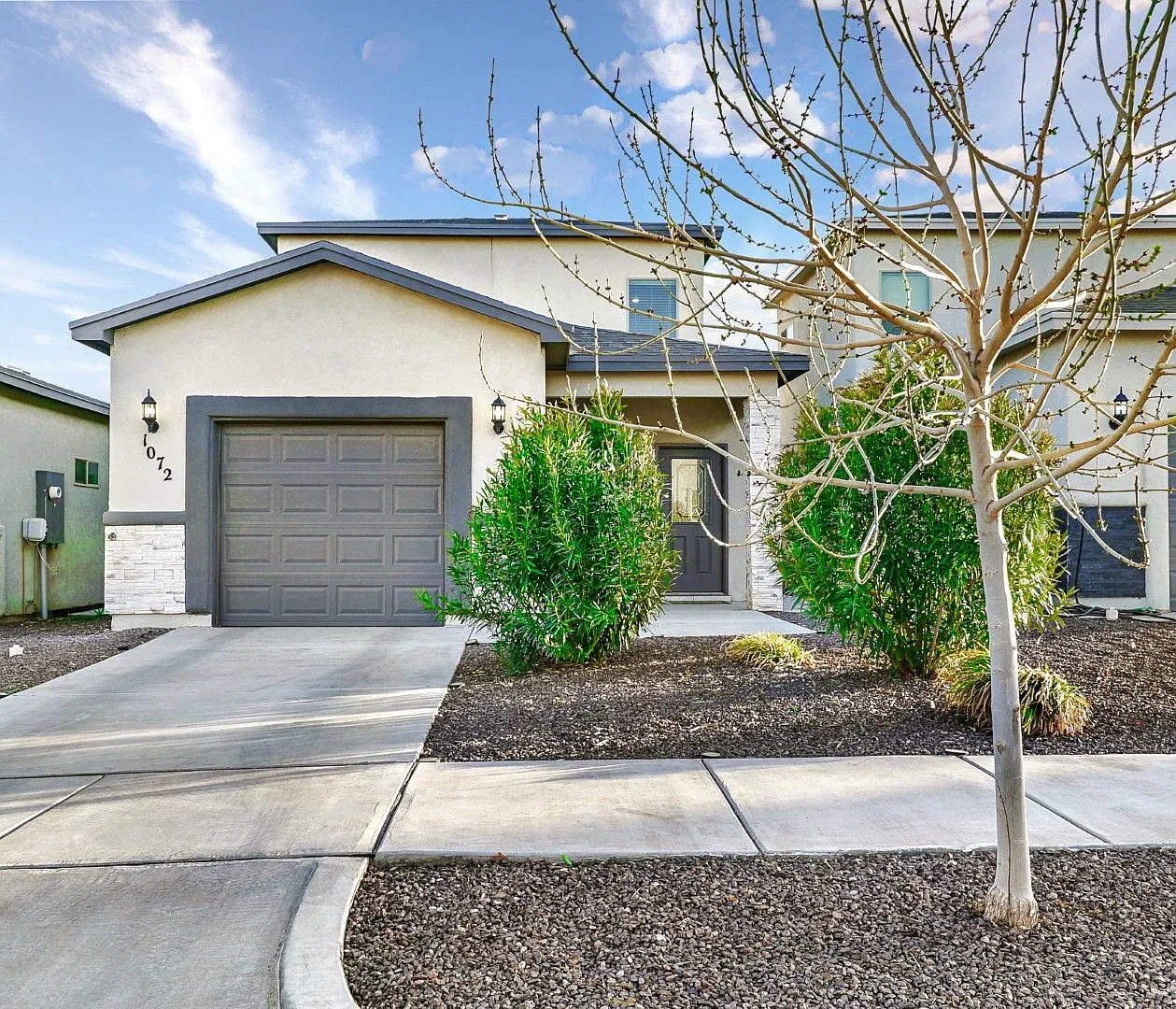 Upper Valley 2 Bedroom 2.5 Bath — Photo 1
