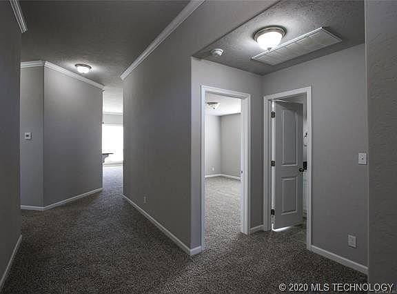 5th image of 4813 E Galveston St
