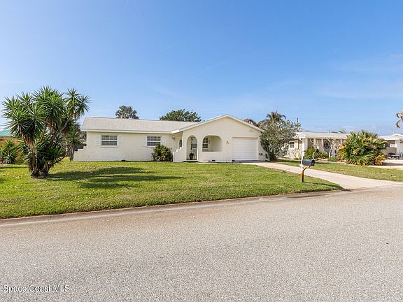 3rd image of 451 Sea Horse Ave