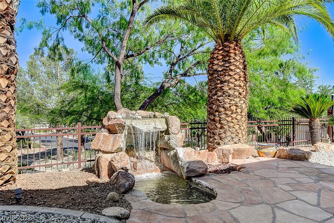 2 bed, 2.5 bath, 2613 sqft, $3,850 — Photo 3