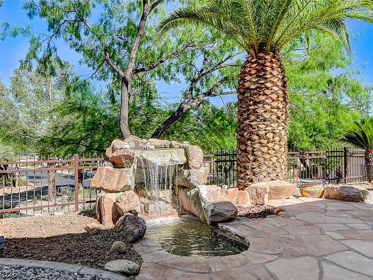 536 Pima Canyon Ct — Photo 3