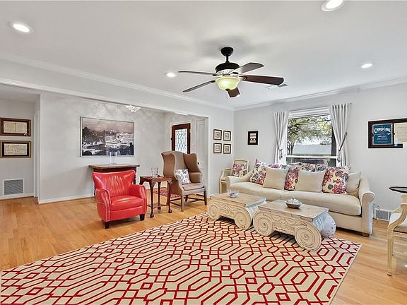 5th image of 7131 Lavendale Ave