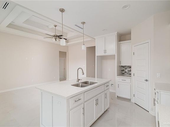 5th image of 3216 E Alexa St