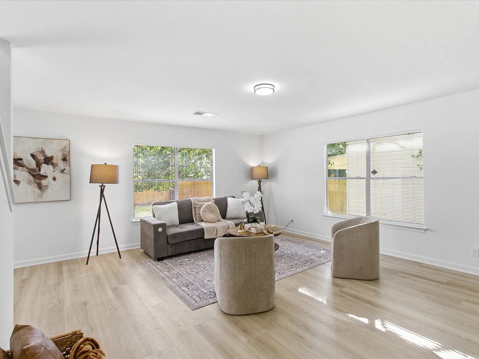 4 bed, 2180 sqft, $2,150 — Photo 3