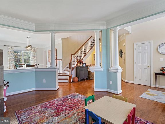 5th image of 8906 Kingbird Ct