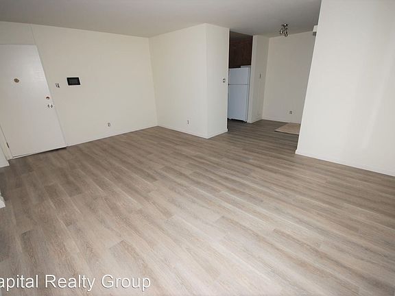 3rd image of 1425 Bellevue Ave APT 12