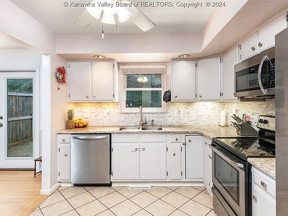 3rd image of 709 Christian Dr