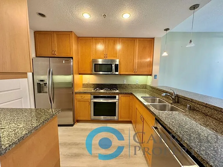 850 Beech St #504 — Photo 6
