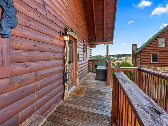 3rd image of 704 Blueberry Ridge Way